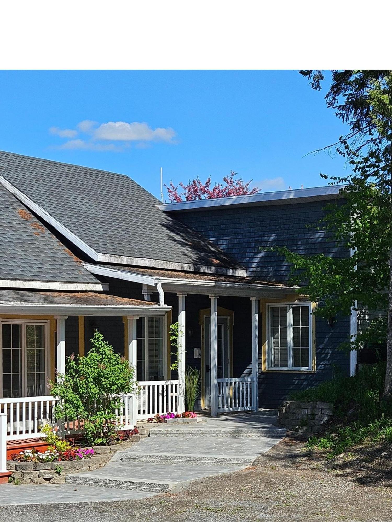 Hotel Fleurs Karaibes Saint-Alexandre-de-Kamouraska ภายนอก รูปภาพ